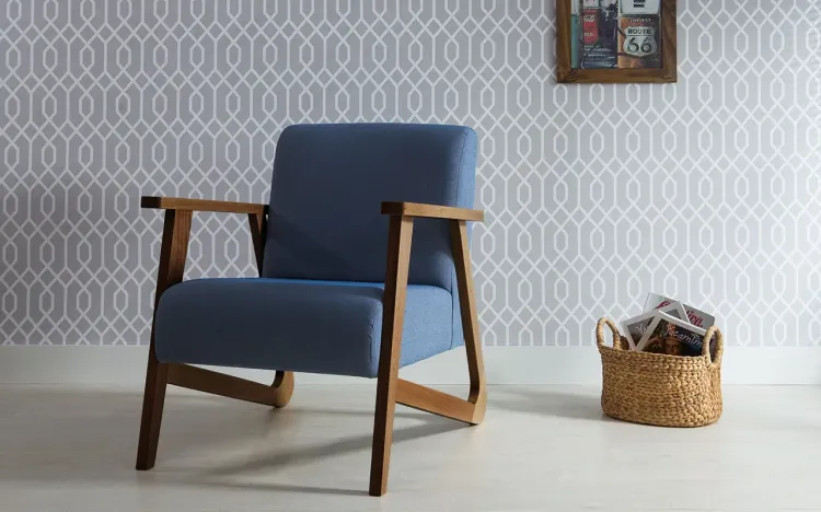 POLTRONA PARA QUARTO POLTRONA INDIVIDUAL DE MADEIRA ESTOFADA COR AZUL CLARO VERNIZ CAPUCCINO TEC.930 LIS 72X81X81 CM