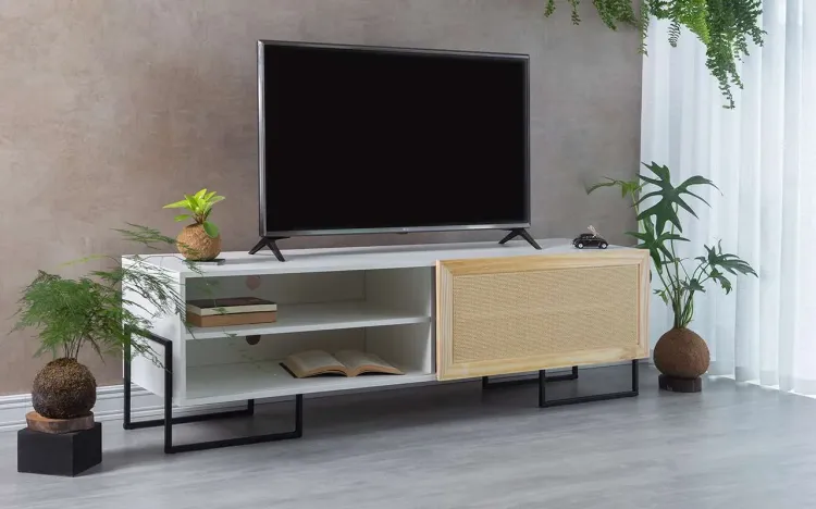 RACK PARA QUARTO PORTA DE CORRER TAEDA E RATTAN PÉS EM METAL ESTILO INDUSTRIAL CROSBY MDF BRANCO 163X43,6X48,5 CM
