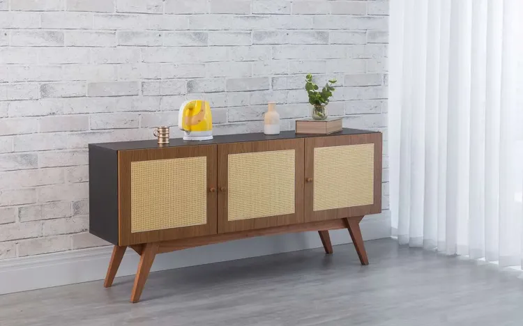 BALCÃO BUFFET PARA SALA DE JANTAR 3 PORTAS DE RATTAN DOLORES PRETO COM FREIJÓ E JATOBÁ 135x35x64,7 CM