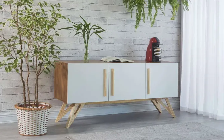 BUFFET PARA SALA DE JANTAR RETRÔ/VINTAGE MADEIRADO MDF TRÊS PORTAS BRANCAS FREIJÓ FREDDIE 135x35x64,7 CM