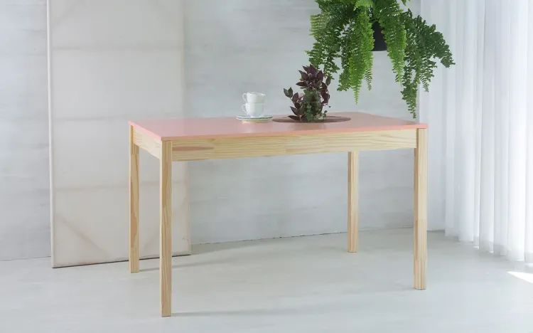 MESA DE JANTAR COM TAMPO MDF MACIÇO OLGA VERNIZ NATURAL E ROSA BEBÊ 120X80X75CM