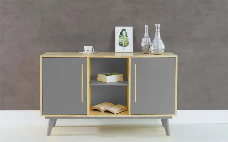 BALCÃO BUFFET COM PRATELEIRA E 2 PORTAS CELESTE NATURAL E CINZA CONCRETO 133X40X79,5 CM