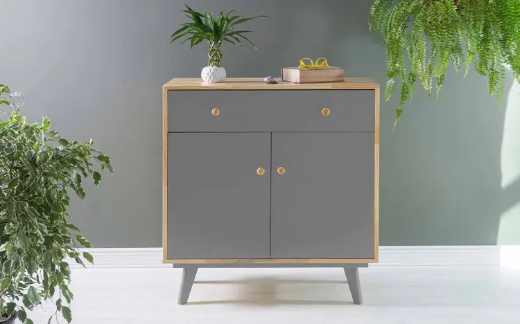 APARADOR COM GAVETA E 2 PORTAS CELESTE PUXADOR BOLINHA NATURAL E CINZA CONCRETO 90X40X98 CM