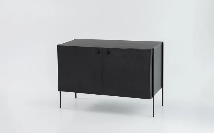 RACK DE TV PEQUENO COM PÉS DE METAL 2 PORTAS TRAY MDF PRETO 82,5X41,5X56 CM