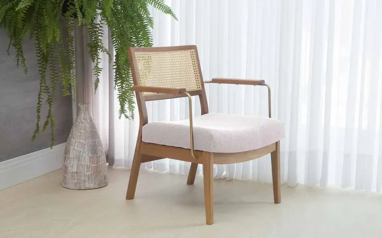 POLTRONA PARA QUARTO COM PALHINHA LAVANDA AÇO DOURADO VERNIZ AMENDOA TEC.924 BEGE 63,5X64X78 CM