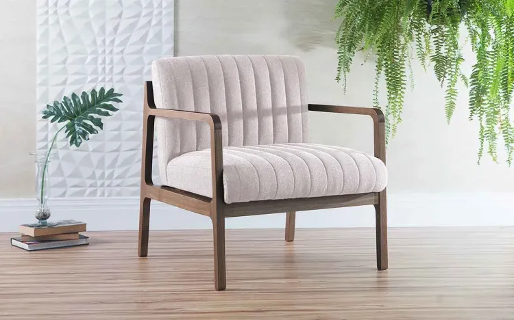 POLTRONA CONFORTÁVEL COM BRAÇOS CANELA VERNIZ CAPUCCINO TEC.924 COR BEGE 69X71X79 CM