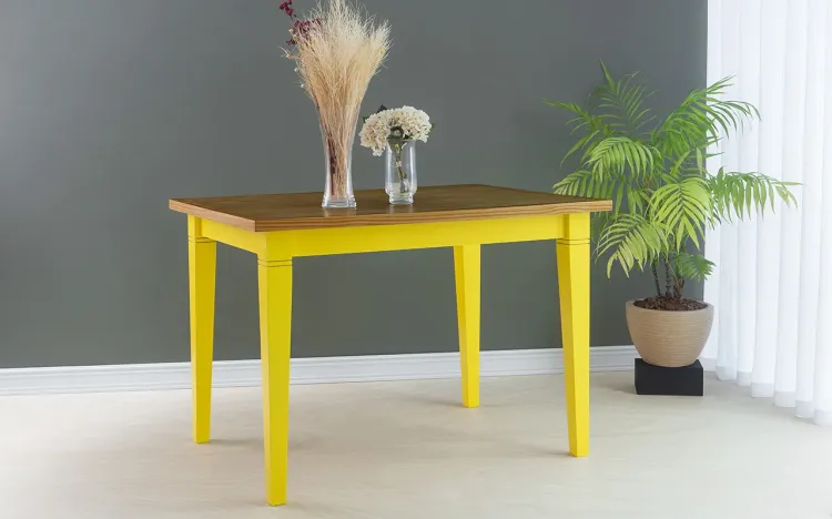 MESA JANTAR DE MADEIRA MACIÇA FRISO 110X80X75 CM TAMPO CAPUCCINO PÉS LACA AMARELO