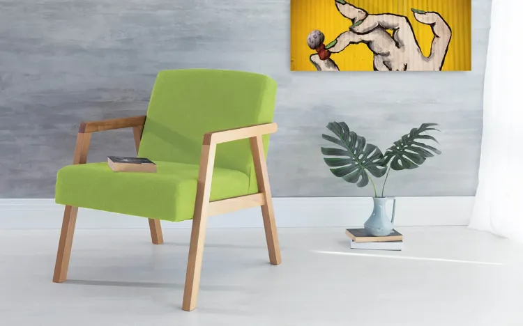 POLTRONA PARA SALA COM BRAÇOS PÉS DE MADEIRA ESTOFADA COR VERDE CHARLIE VERNIZ AMENDOA TEC.942 - 60x74x84 CM