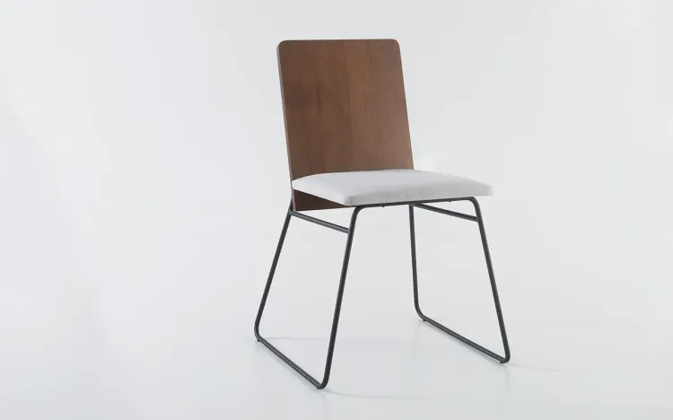 CADEIRA DE METAL PARA SALA DE JANTAR ESTOFADA BEND 06 VERNIZ CAPUCCINO E TEC. 915 ALGODÃO CINZA CLARO 51X51X81 CM