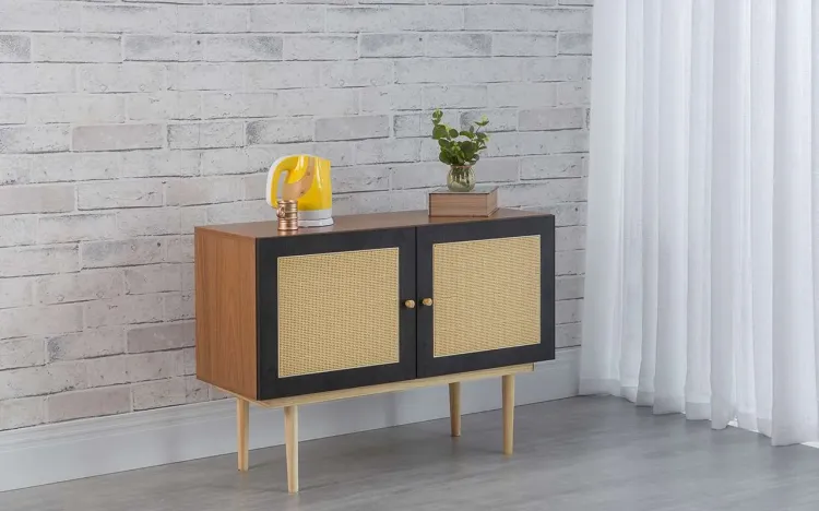 ARMÁRIO BUFFET 2 PORTAS PARA SALA DE JANTAR COM PALHINHA CHARLIE FREIJÓ COM PRETO E TAEDA 90x35x64,7 CM