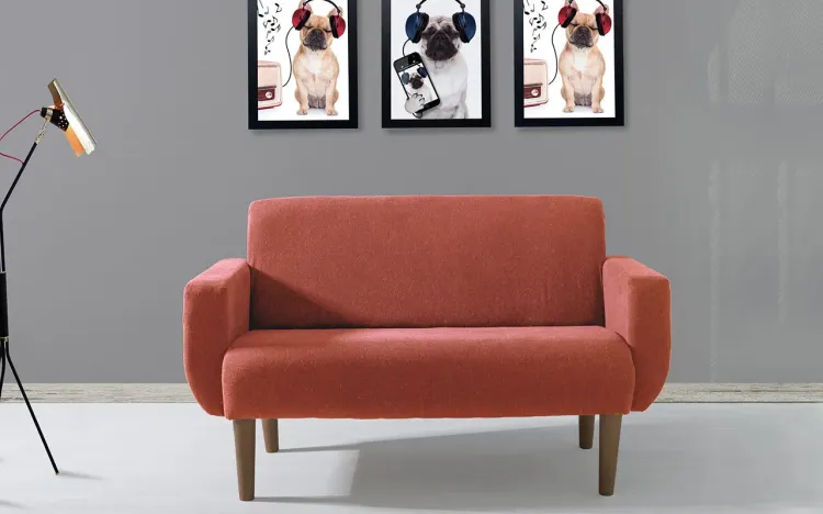 SOFÁ 2 LUGARES PARA SALA LIRIO VERNIZ CAPUCCINO E SALMÃO 140X76X83CM