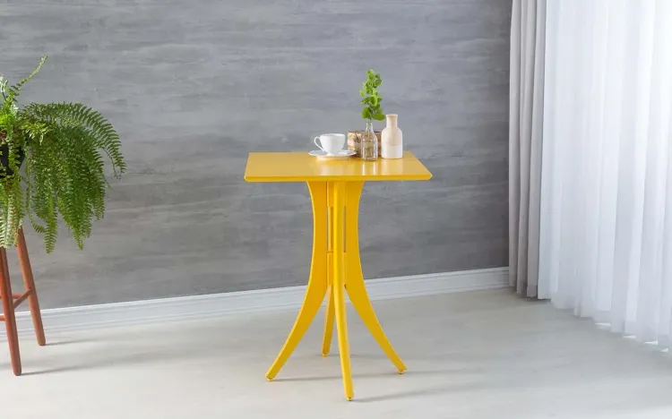 MESA PARA JANTAR PEQUENA QUADRADA JULIETTE 60X60X77CM LACA AMARELA