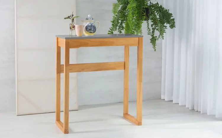 MESA GOURMET ALTA DE MADEIRA COM TAMPO MDF MACIÇO OLGA VERNIZ NÓZES E CINZA CONCRETO 80X43X93,5CM