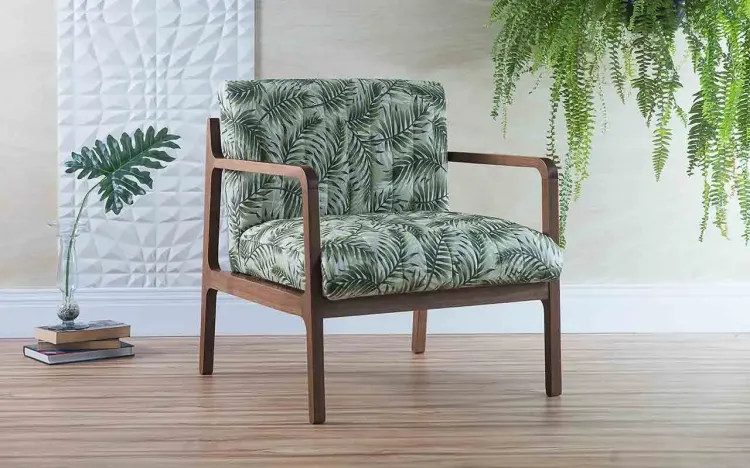 POLTRONA MODERNA DE MADEIRA ESTOFADA CANELA VERNIZ CAPUCCINO TEC.1865 FOLHAS 69X71X79 CM