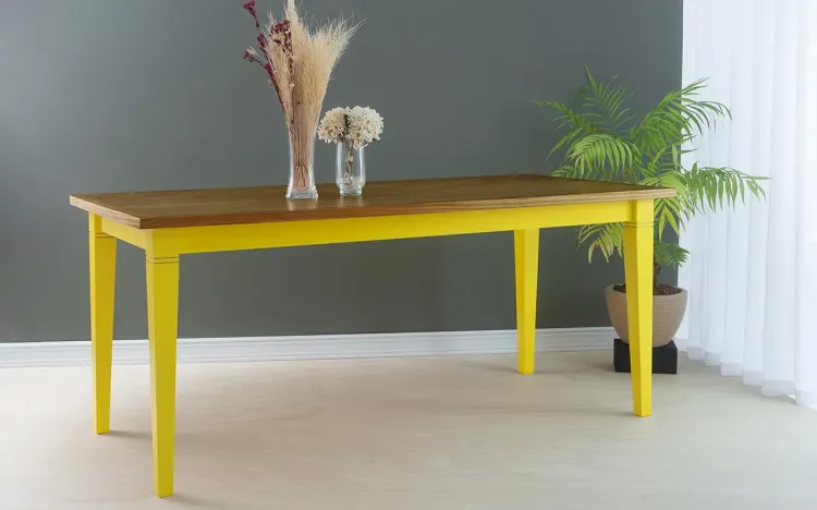 MESA DE JANTAR RETANGULAR DE MADEIRA FRISO 180X80X75 CM TAMPO CAPUCCINO PÉS LACA AMARELO