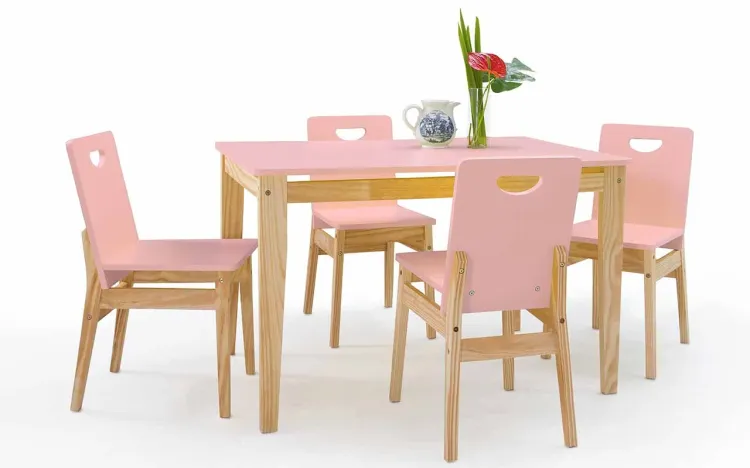 CONJUNTO DE MESA DE JANTAR COM 4 CADEIRAS TUCUPI 120CM ACABAMENTO STAIN NATURAL E ROSA BEBÊ