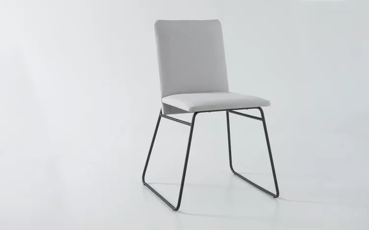 CADEIRA DE METAL PARA COZINHA ESTOFADA BEND 07 E TEC. 915 ALGODÃO CINZA CLARO 51X51X81 CM