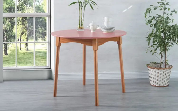 MESA REDONDA COM PÉS TORNEADOS MIMO BASE VERNIZ JATOBÁ E TAMPO LACA ROSA CORAL 90x90x76 CM