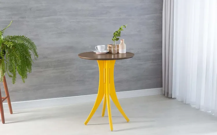 MESA BISTRÔ BAIXA REDONDA JULIETTE 60X77CM CAPUCCINO E AMARELO