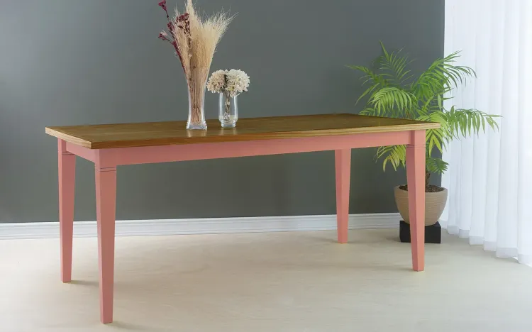 MESA DE MADEIRA COLORIDA FRISO 180X80X75 CM TAMPO CAPUCCINO PÉS LACA ROSA CORAL