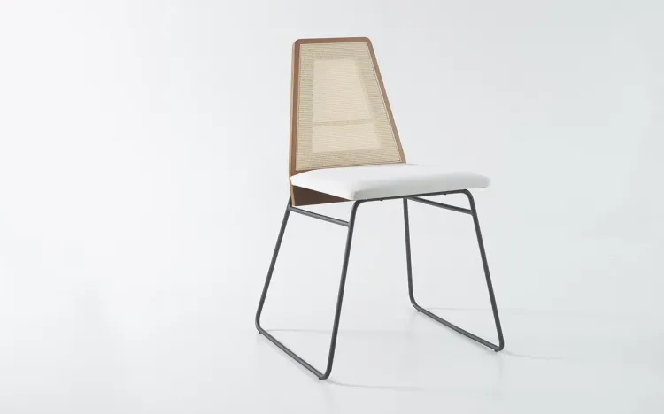 CADEIRA DE METAL COM RATTAN BEND 02 VERNIZ AMÊNDOA E TEC. 003 OFF WHITE 51X51X81 CM