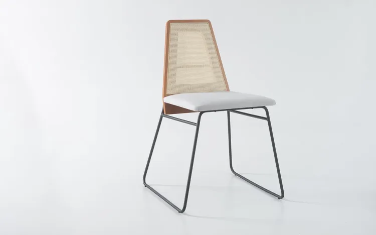 CADEIRA ESTOFADA COM METAL BEND 02 VERNIZ JATOBÁ E TEC. 915 CINZA CLARO 51X51X81 CM