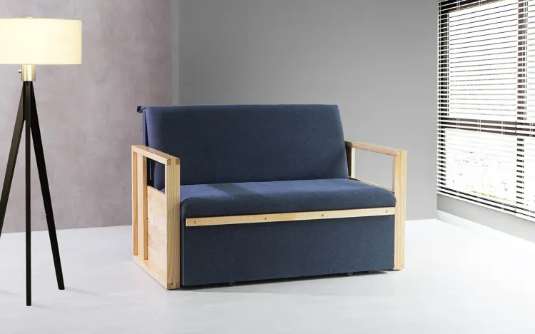 SOFÁ CAMA COMPACTO PARA CASAL AKROPI - SOFÁ BICAMA ESTOFADO VERNIZ NATURAL TECIDO CHUMBO - 128X90X85CM
