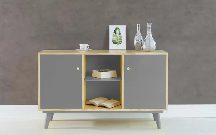 BUFFET PARA SALA DE JANTAR COM PRATELEIRA E 2 PORTAS PUXADOR BOLINHA CELESTE NATURAL E CINZA CONCRETO 133X40X79,5 CM