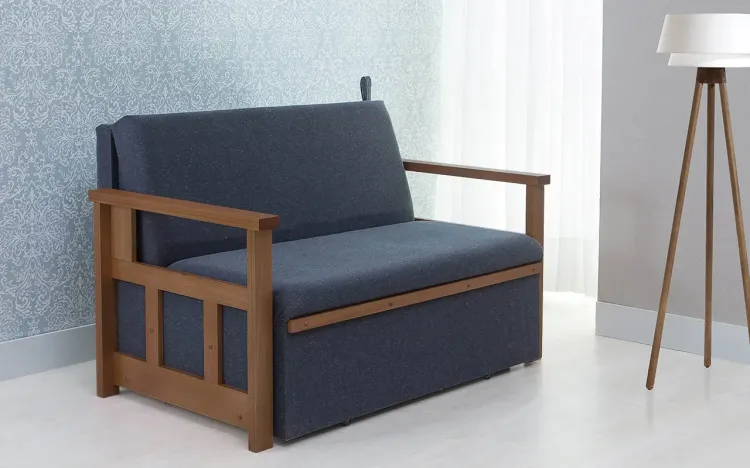 SOFÁ CAMA DE CASAL MADEIRA AKRO - SOFÁ RETRÁTIL ESTOFADO VERNIZ CASTANHO TECIDO CHUMBO - 128X90X85CM
