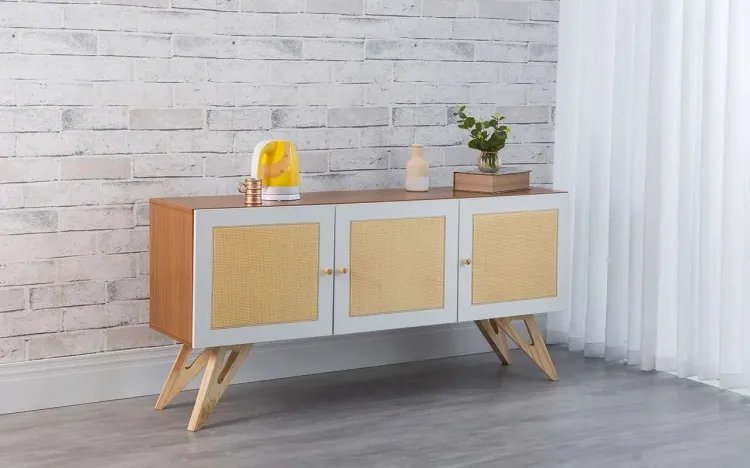 ARMÁRIO BUFFET 3 PORTAS PARA SALA DE JANTAR COM PALHINHA FREDDIE FREIJÓ COM BRANCO E TAEDA 135x35x64,7 CM