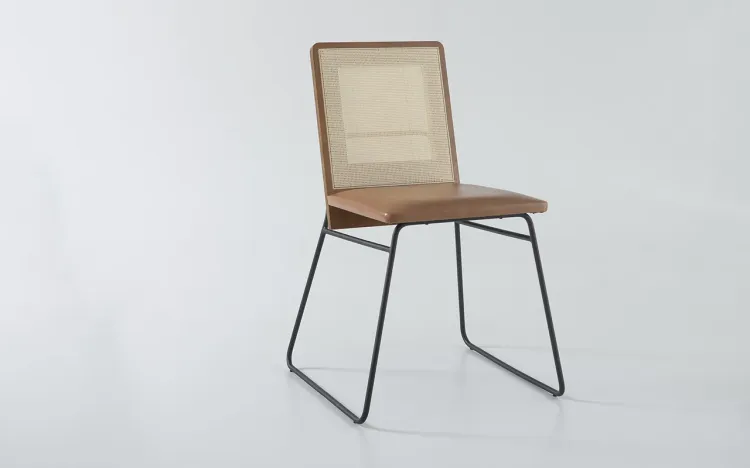 CADEIRA DE PALHINHA MODERNA BEND 04 VERNIZ AMÊNDOA E TEC. 029 COURO SINTÉTICO CARAMELO 51X51X81 CM
