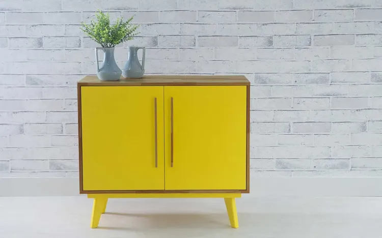 APARADOR BUFFET 2 PORTAS MADEIRA MACIÇA CELESTE NÓZES E AMARELO 90X40X79,5 CM