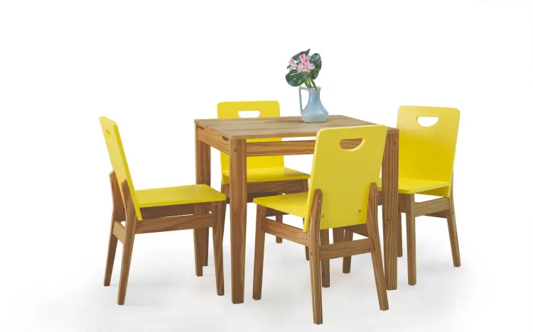 MESA DE JANTAR 4 CADEIRAS TUCUPI ACABAMENTO NOZES E LACA AMARELO 80CM 