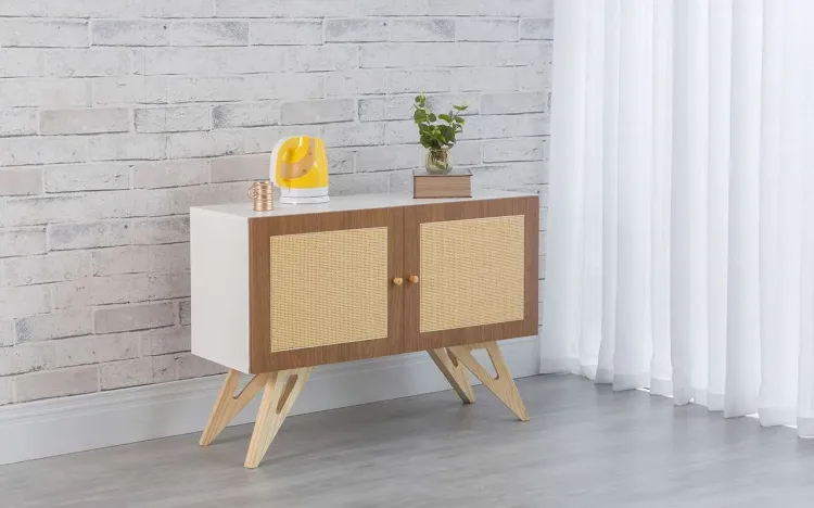 ARMÁRIO BUFFET 2 PORTAS DE PALHINHA FREDDIE BRANCO COM FREIJÓ E TAEDA 90x35x64,7 CM