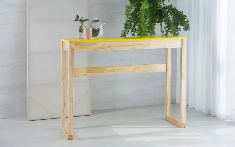 BANCADA GOURMET DE MADEIRA TAEDA COM TAMPO MDF MACIÇO OLGA VERNIZ NATURAL E AMARELO 120X43X93,5CM
