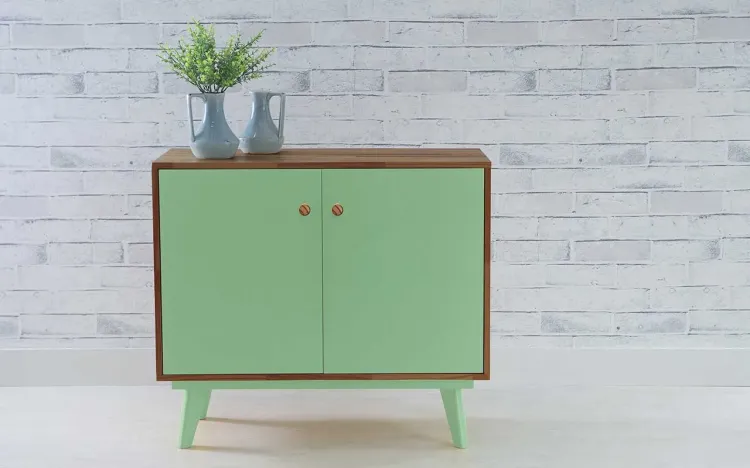 ARMÁRIO PÉS PALITO COM PRATELEIRA E 2 PORTAS PUXADOR BOLINHA CELESTE CAPUCCINO E VERDE SÁLVIA 90X40X79,5 CM