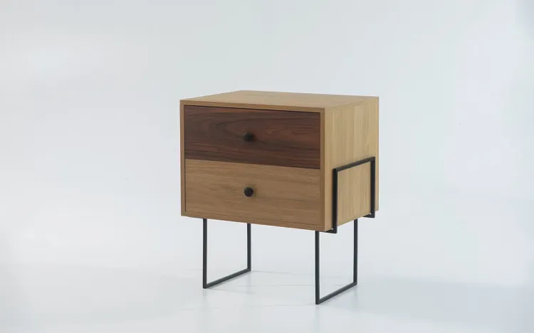 MESINHA DE CABECEIRA 2 GAVETAS ZNASH MDF DUAL COM PAU FERRO E PÉS DE METAL 52X37X60 CM